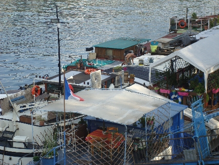 homme-peniche-seine